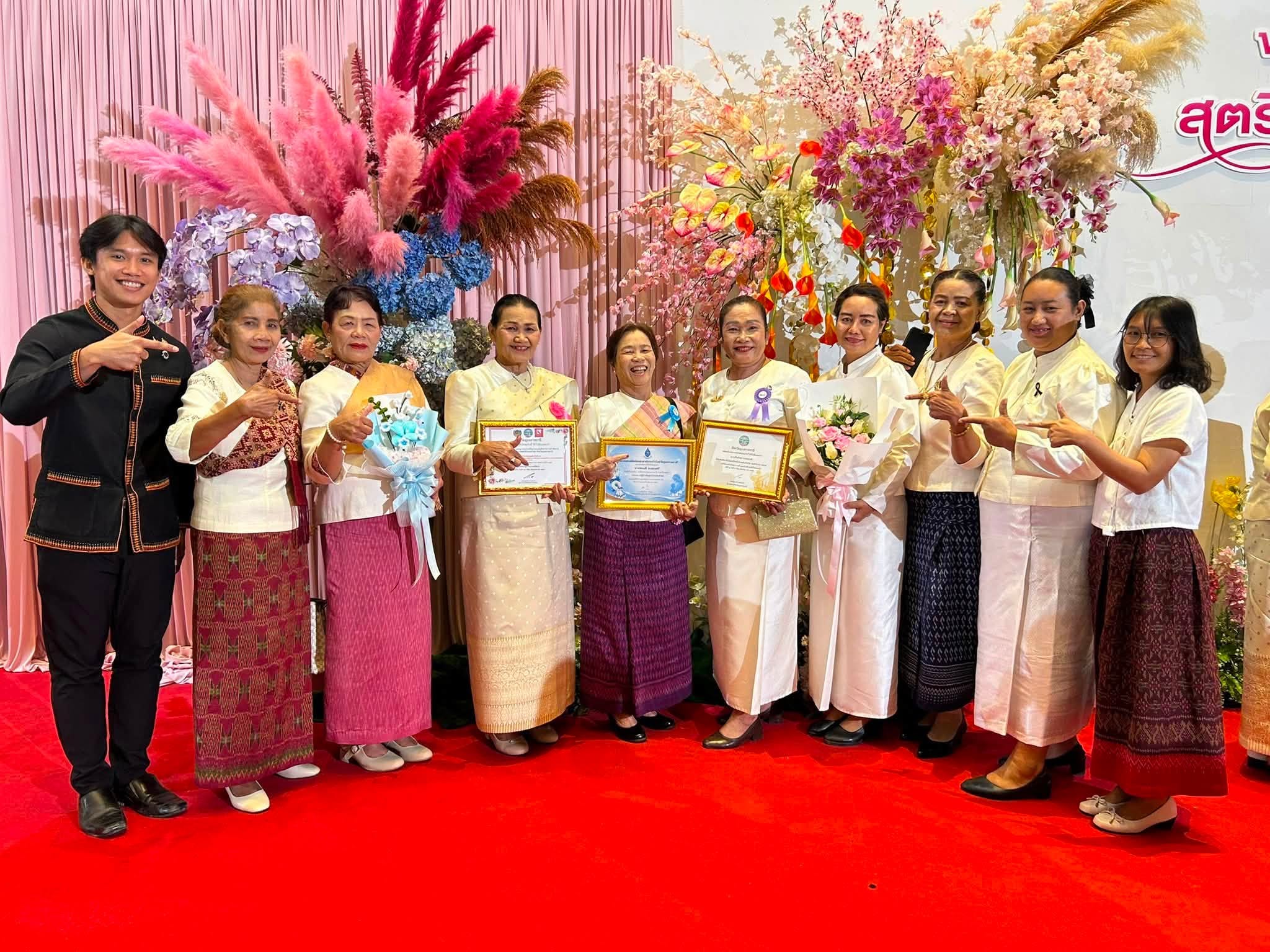 พช.น้ำขุ่น ร่วมงาน "วันสตรีไทย" และพิธีมอบรางวัลแม่ดีเด่น-สตรีไทยดีเด่นระดับจังหวัดอุบลราชธานี ประจำปี 2569